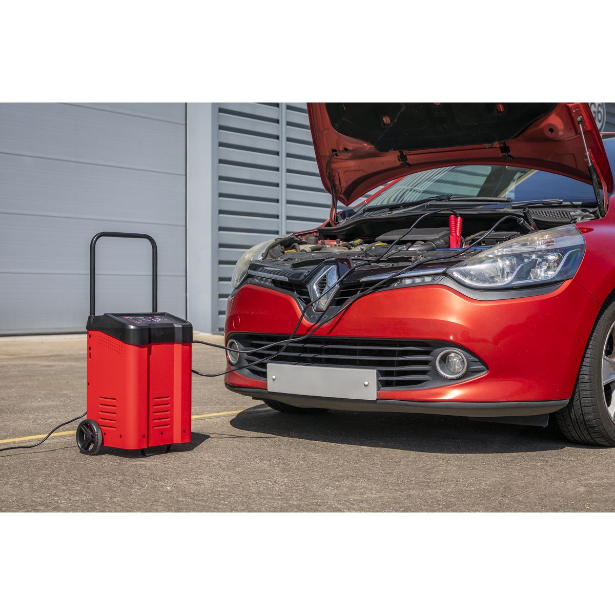 Sealey 12/24V Automatic Battery Charger 60A & 200A Starter - Image 8