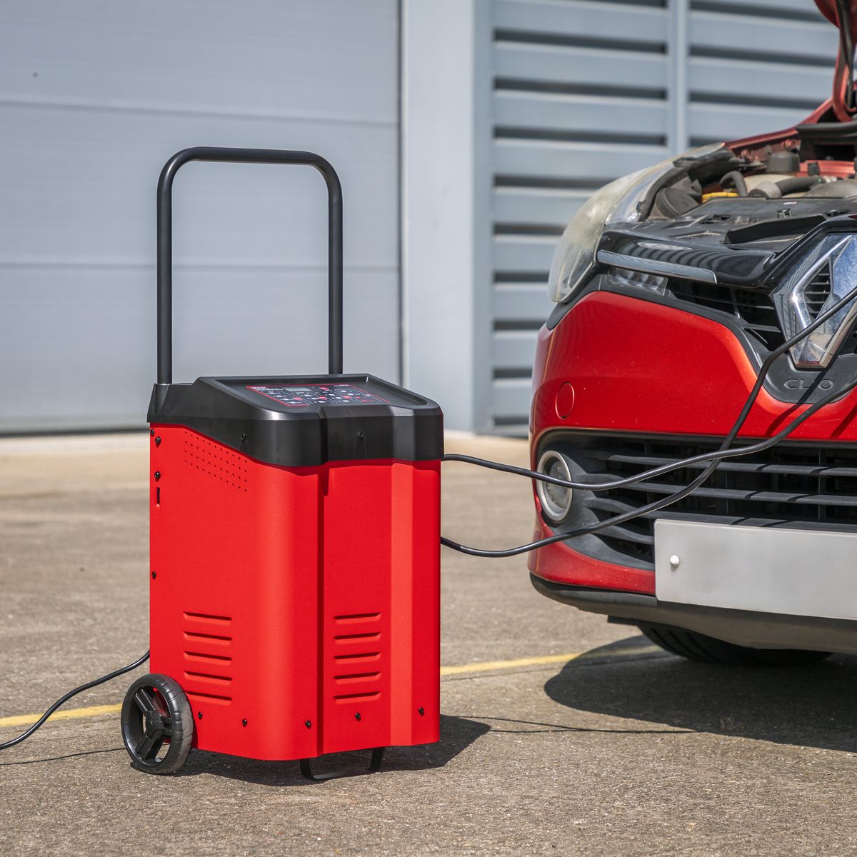 Sealey 12/24V Automatic Battery Charger 60A & 200A Starter - Image 9