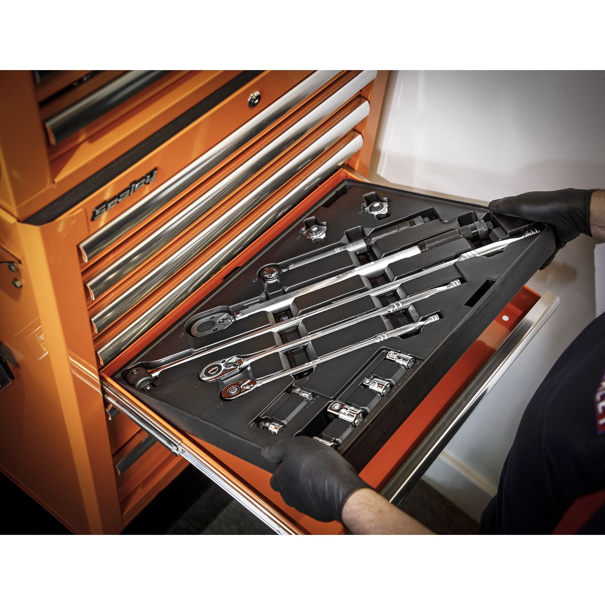 Sealey Premier Ratchet, Torque Wrench, Breaker Bar & Socket Adaptor Set with Tool Tray 13pc - Image 3