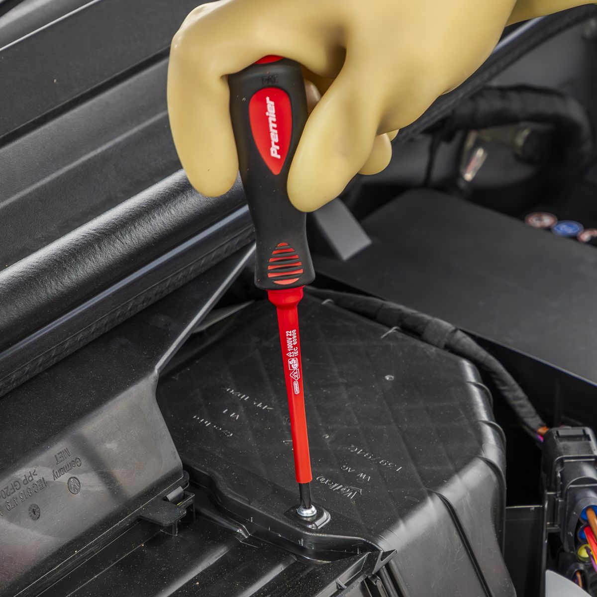 Sealey Premier Screwdriver Set 7pc - VDE Approved - Image 7