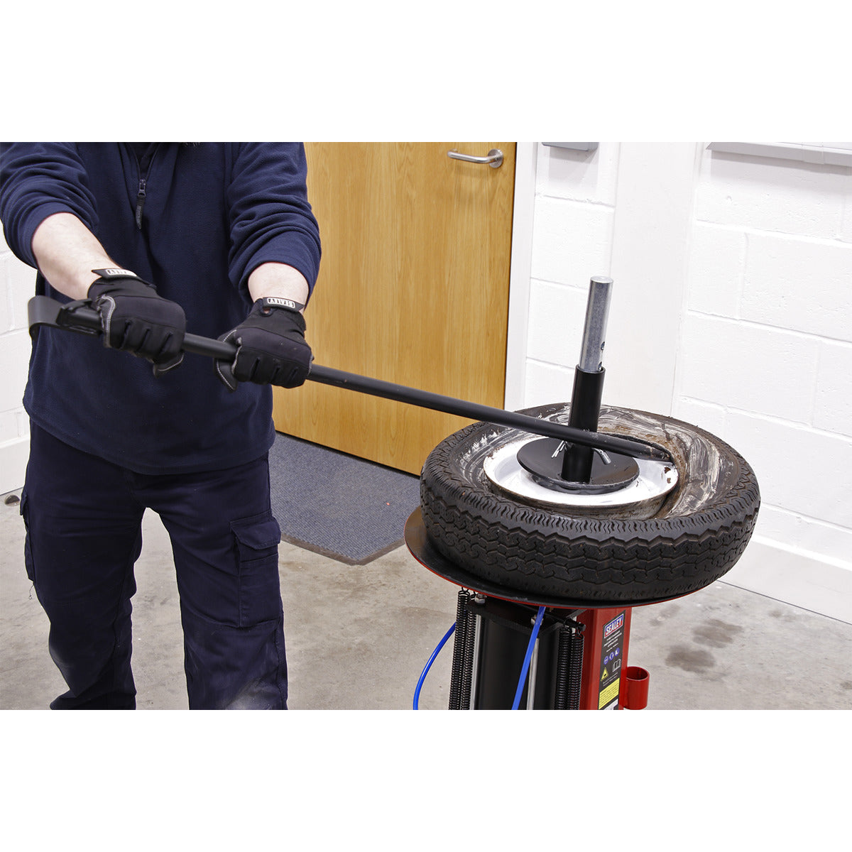 Sealey Pneumatic/Manual Tyre Changer TC962