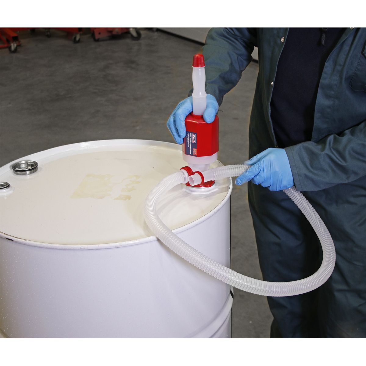Sealey High Flow Syphon Pump for 205L Drum - Image 4