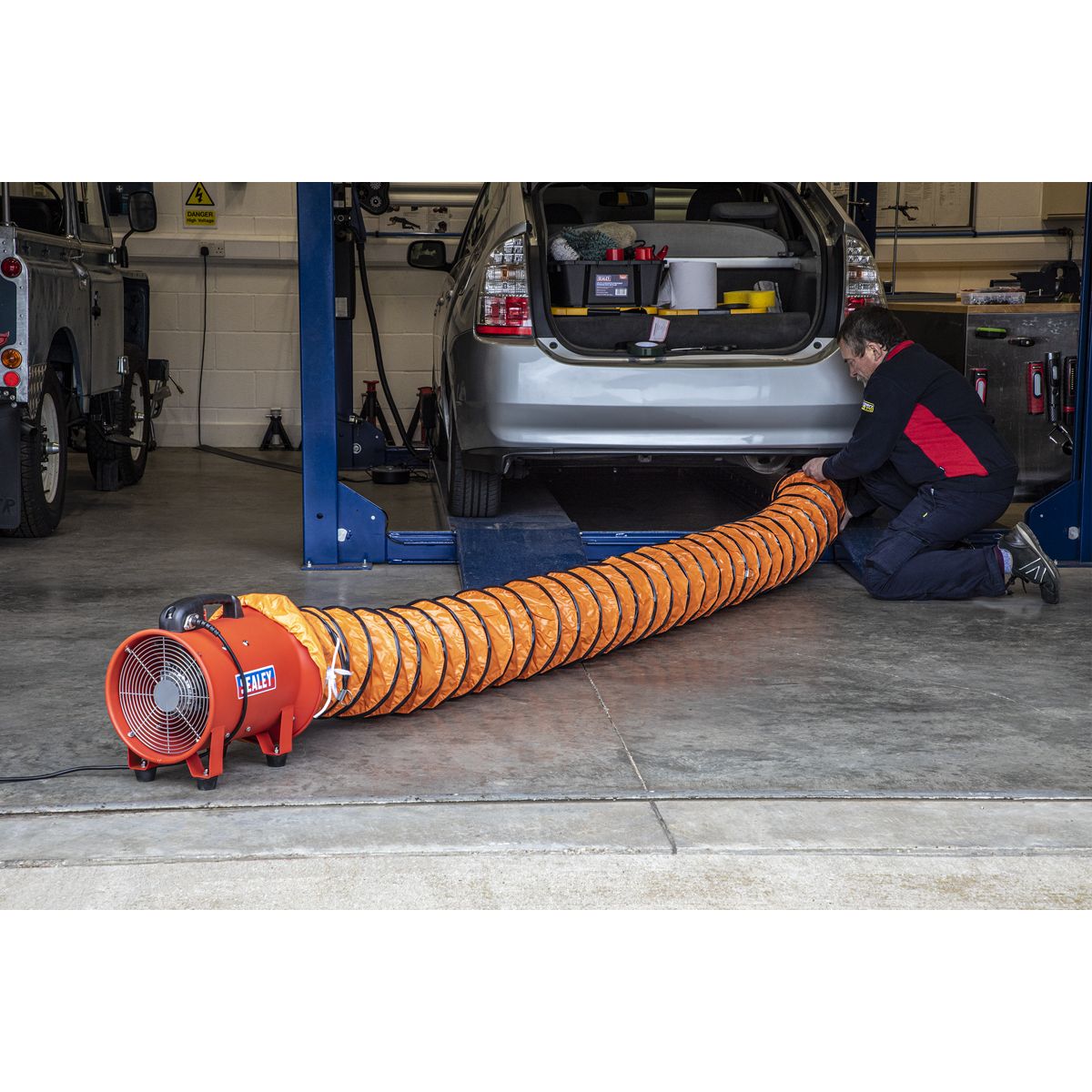Sealey Portable Ventilator with 5m Ducting 250mm - Image 7