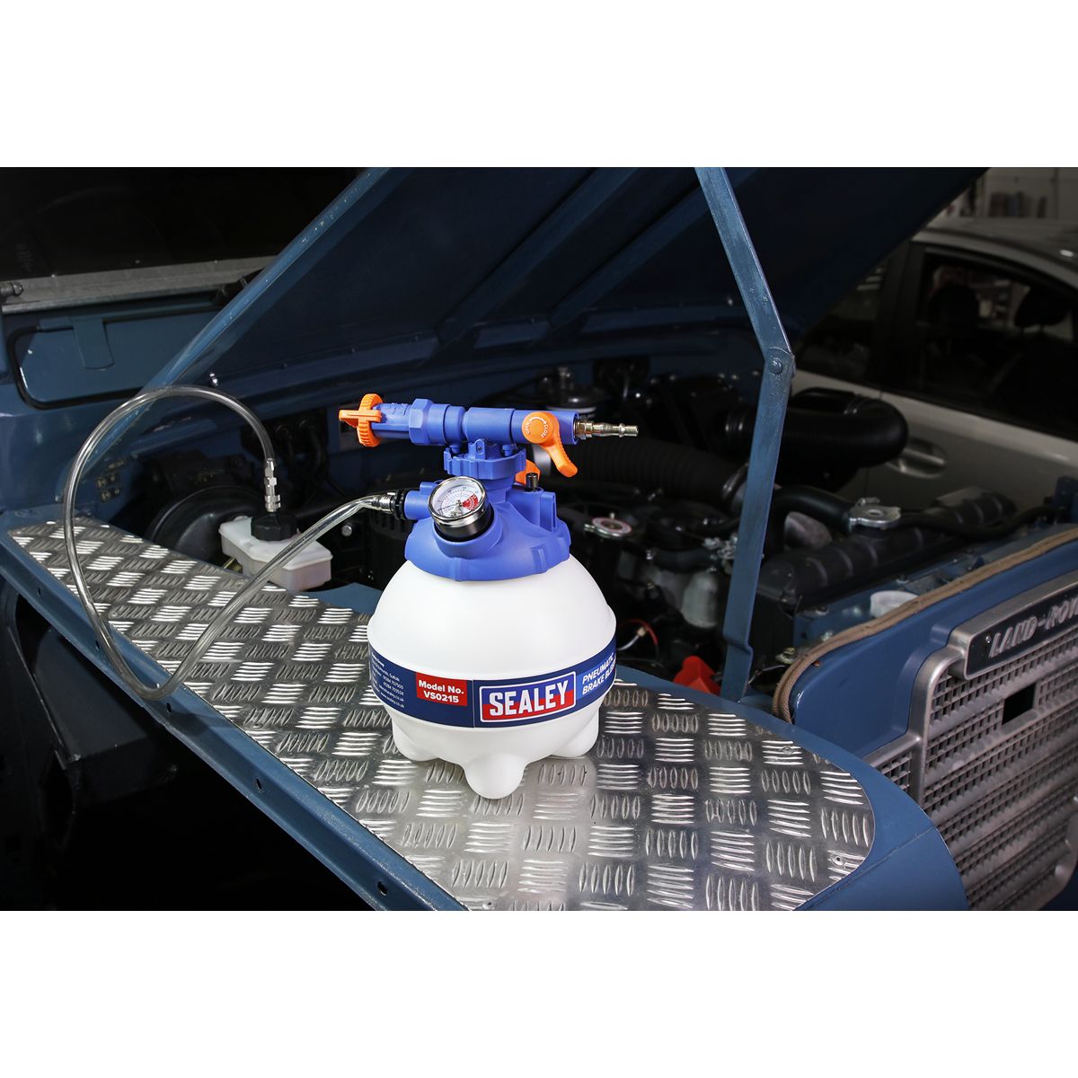 Sealey Pneumatic Brake Bleeder 3L - Image 6