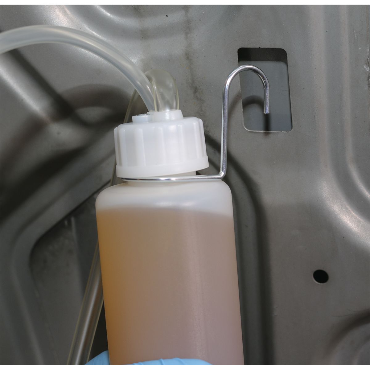 Sealey Brake & Clutch Bleeder - Image 5