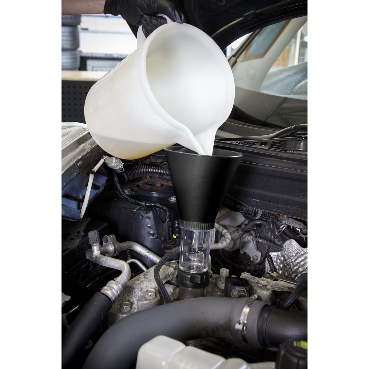 Sealey Engine Oil Funnel Set for Renault/Nissan 4pc - Image 5