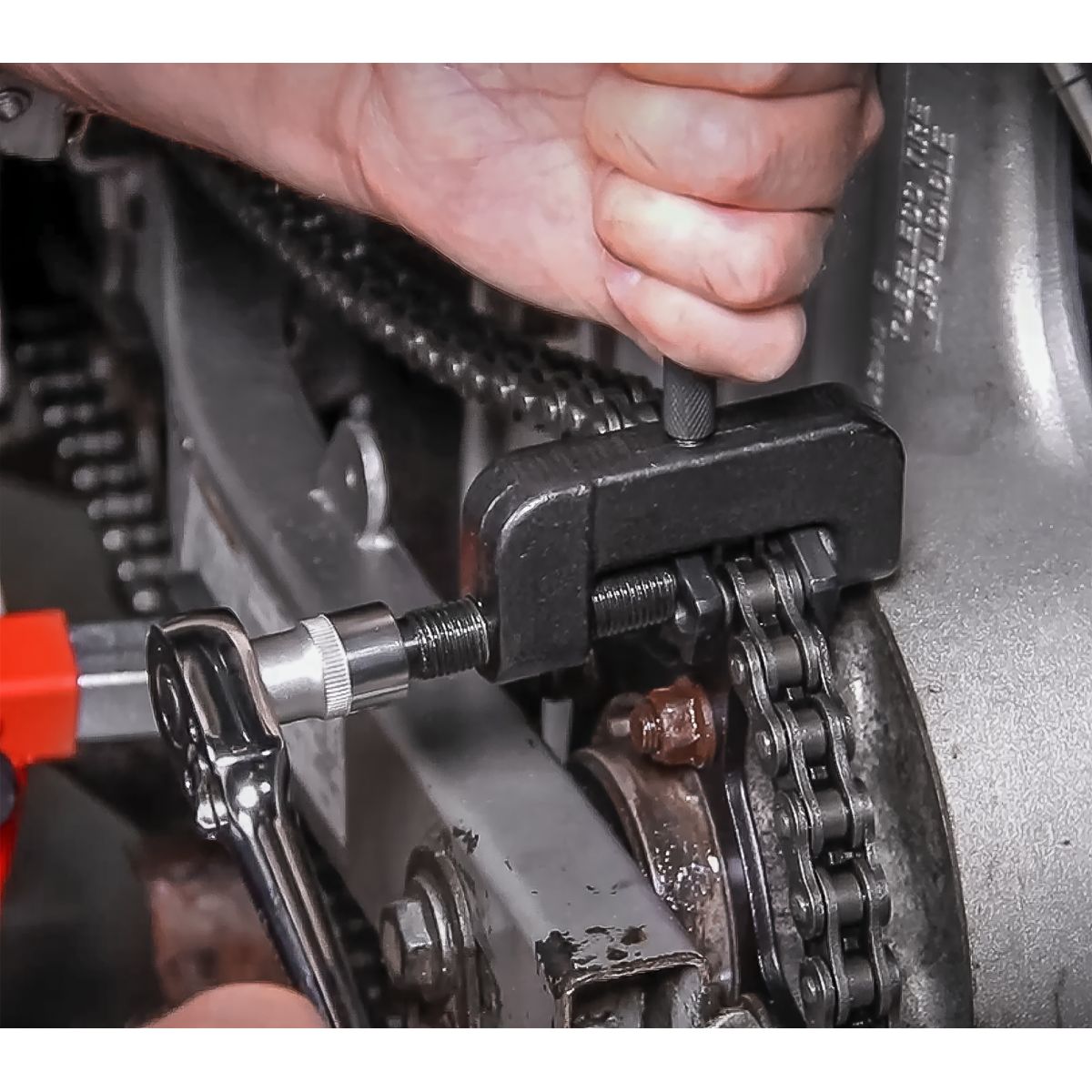 Sealey Motorcycle Chain Maintenance Kit - Image 3