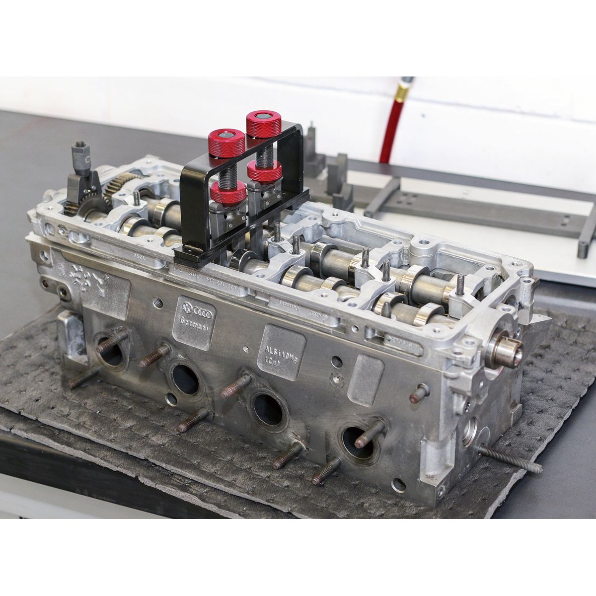 Sealey Camshaft Installation Kit - for VAG, Porsche - Belt & Chain Drive - Image 3