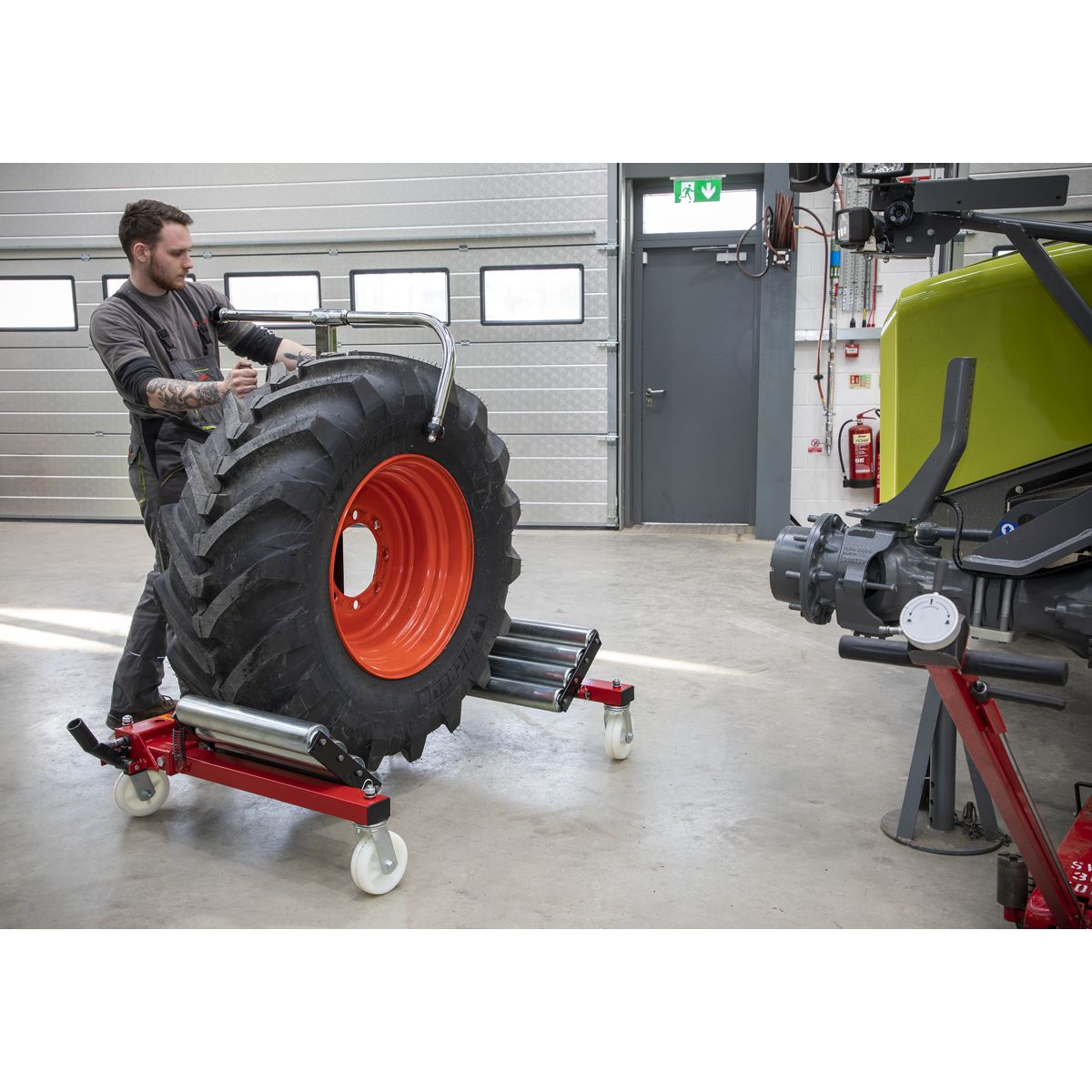 Sealey Wheel Removal Trolley 1500kg Capacity - Image 8