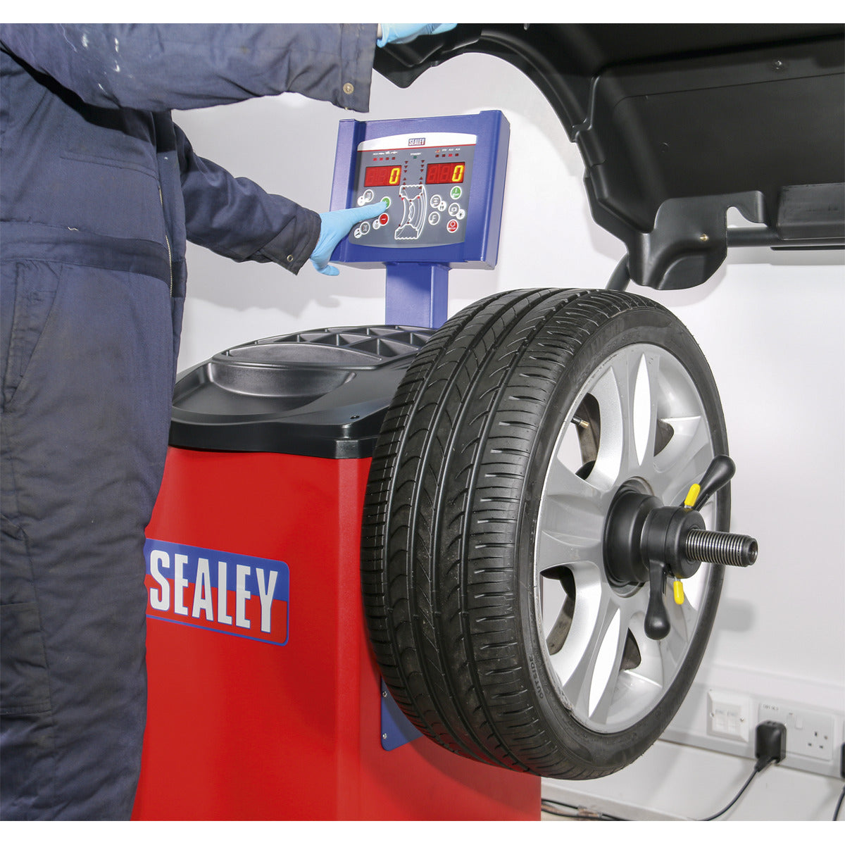 Sealey Semi-Automatic Wheel Balancer WB10