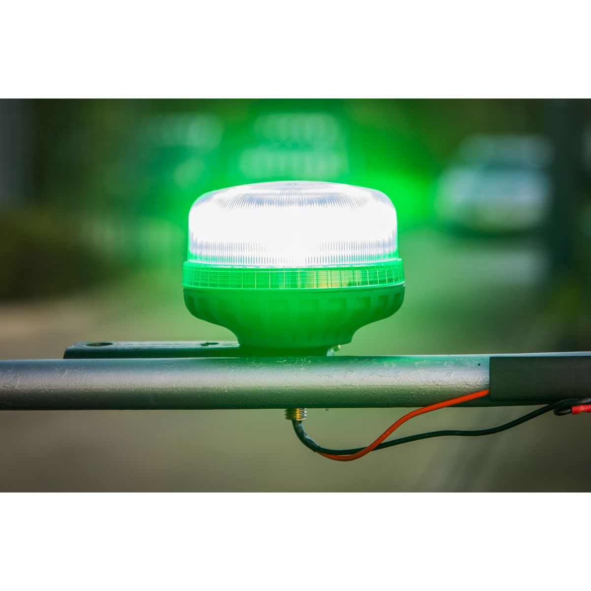 Sealey Warning Beacon with 12mm Bolt Fixing SMD LED 12/24V - Green - Image 5