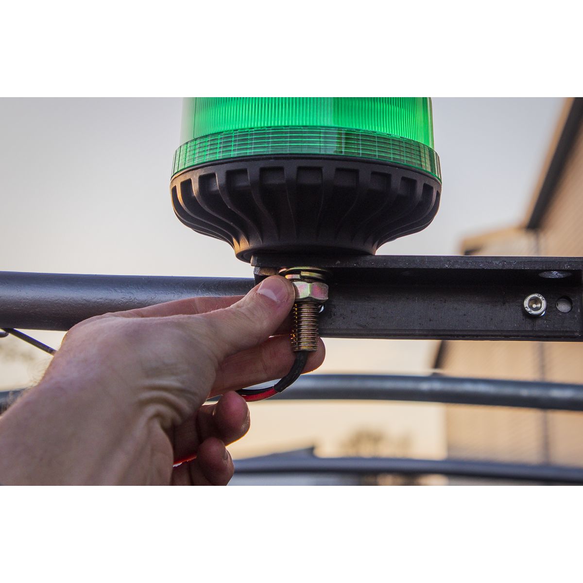 Sealey Warning Beacon with 12mm Bolt Fixing SMD LED 12/24V - Green - Image 7