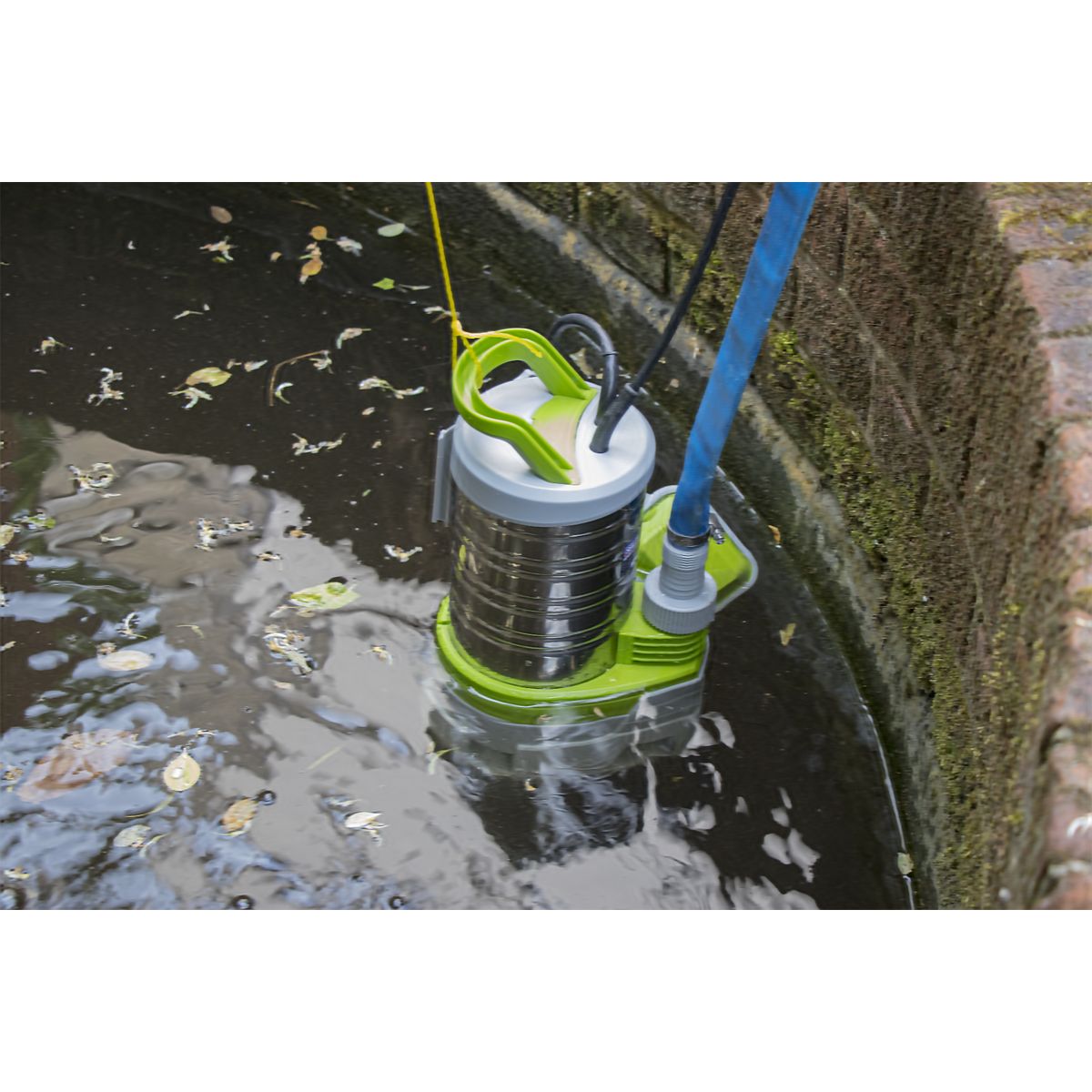 Sealey Submersible Stainless Water Pump Automatic Dirty Water 225L/min 230V - Image 3