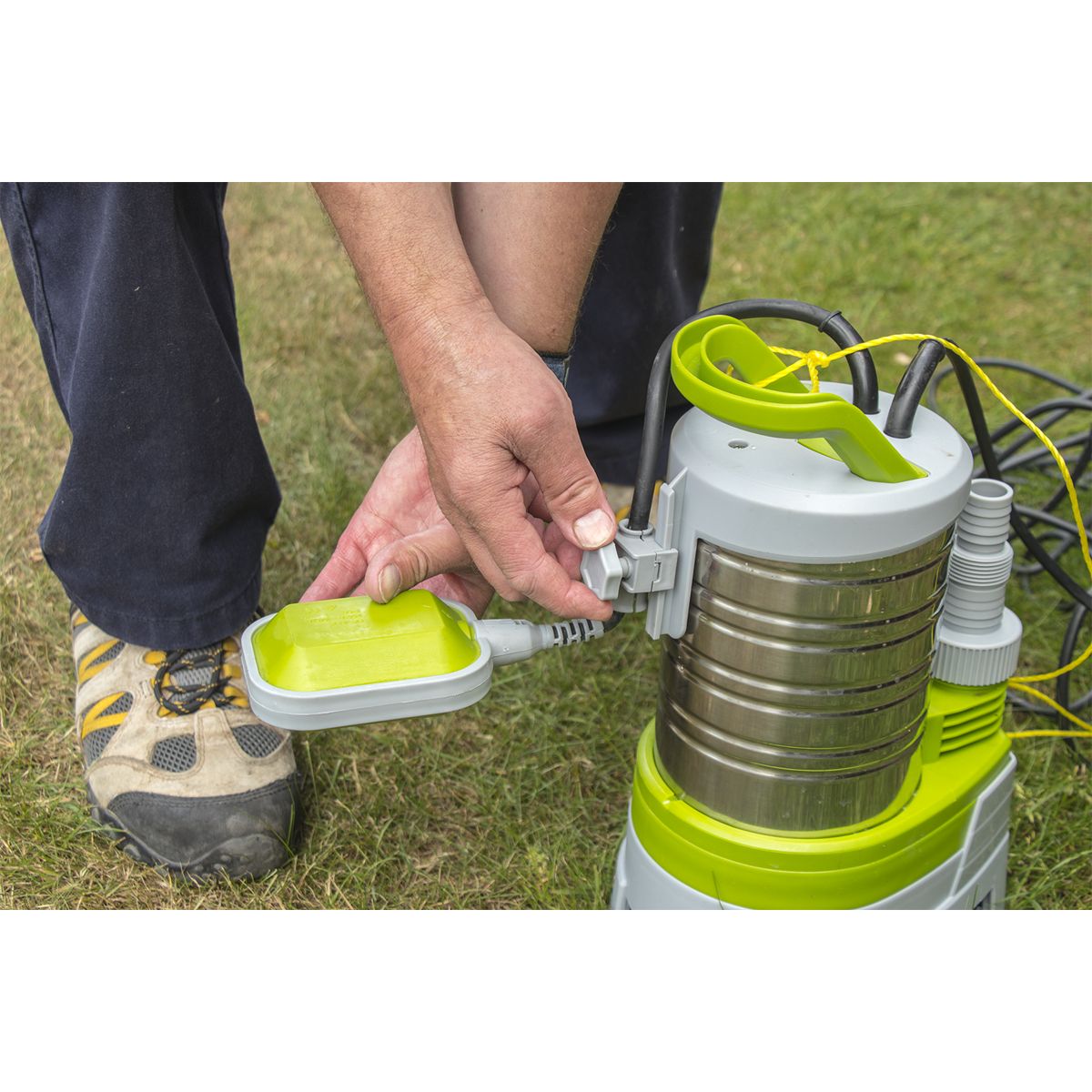 Sealey Submersible Stainless Water Pump Automatic Dirty Water 225L/min 230V - Image 4