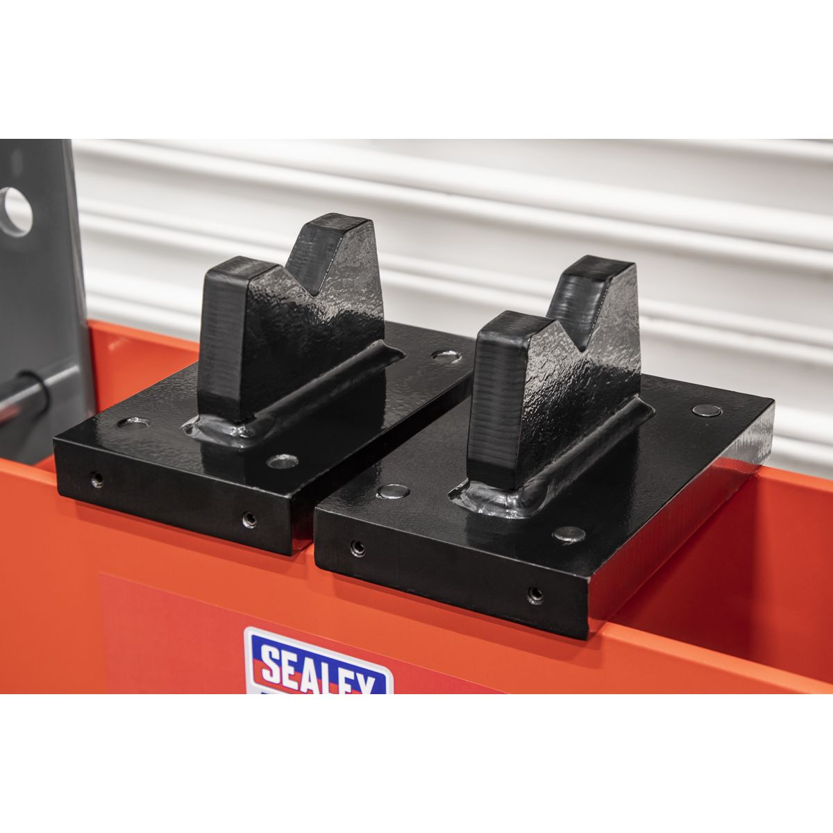 Sealey Premier Air/Hydraulic Floor Type Press with Foot Pedal 30 Tonne - Image 8