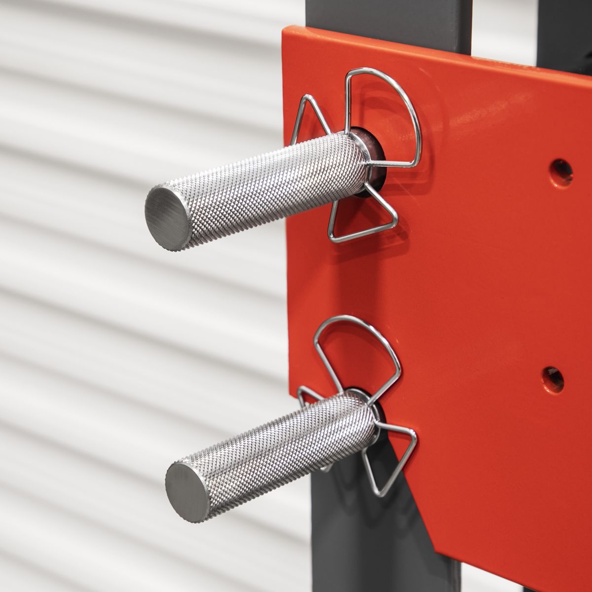 Sealey Premier Air/Hydraulic Floor Type Press with Foot Pedal 30 Tonne - Image 9