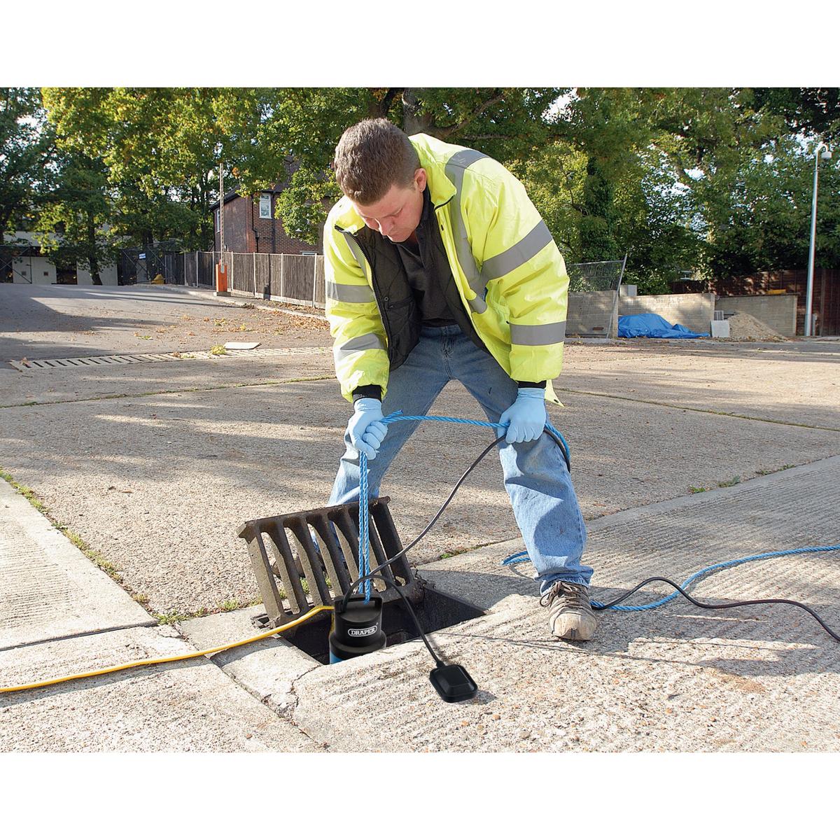 Draper Submersible Dirty Water Pump with Float Switch, 166L/min, 550W - Image 3