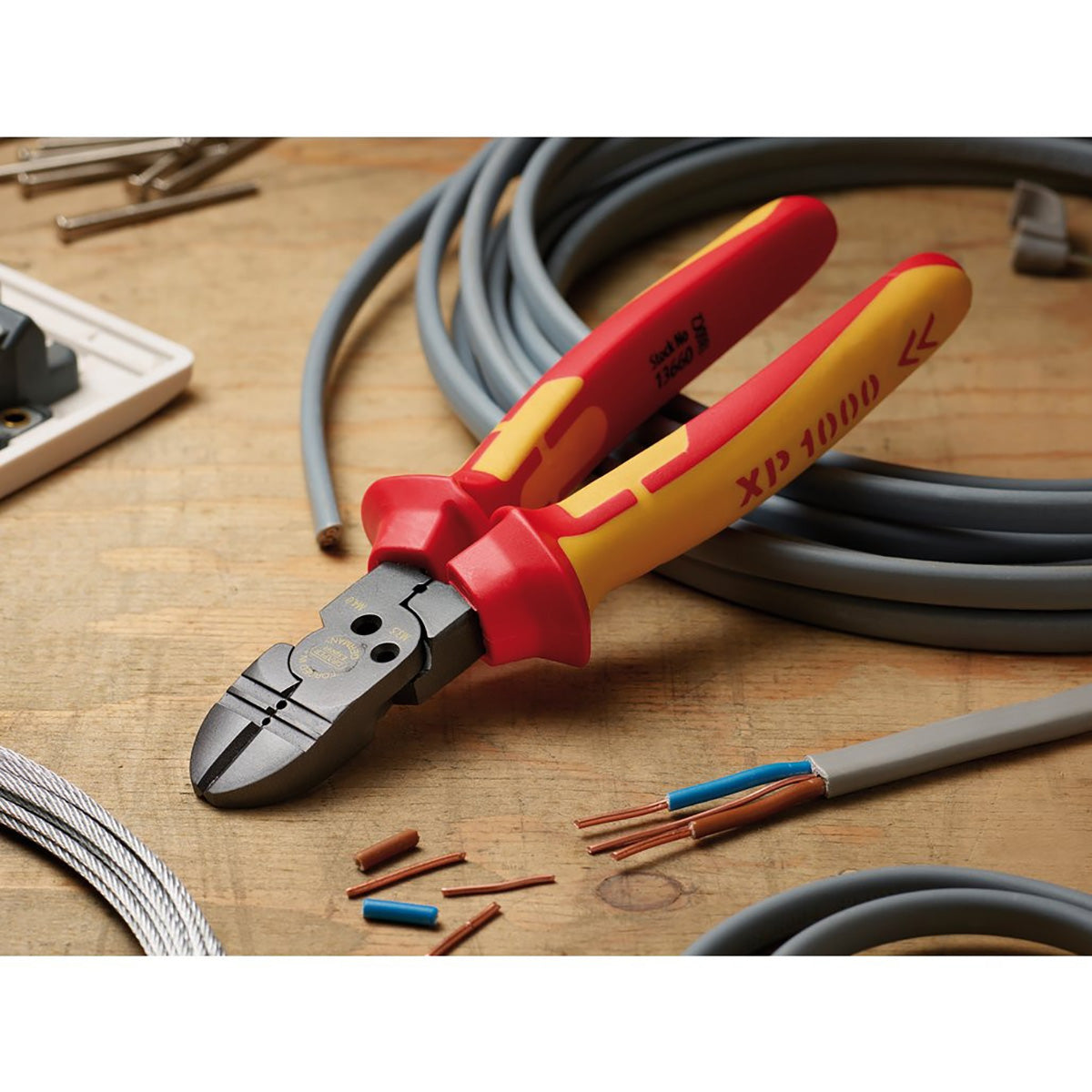 Draper XP1000 VDE 4-in-1 Combination Cutter, 180mm 13660