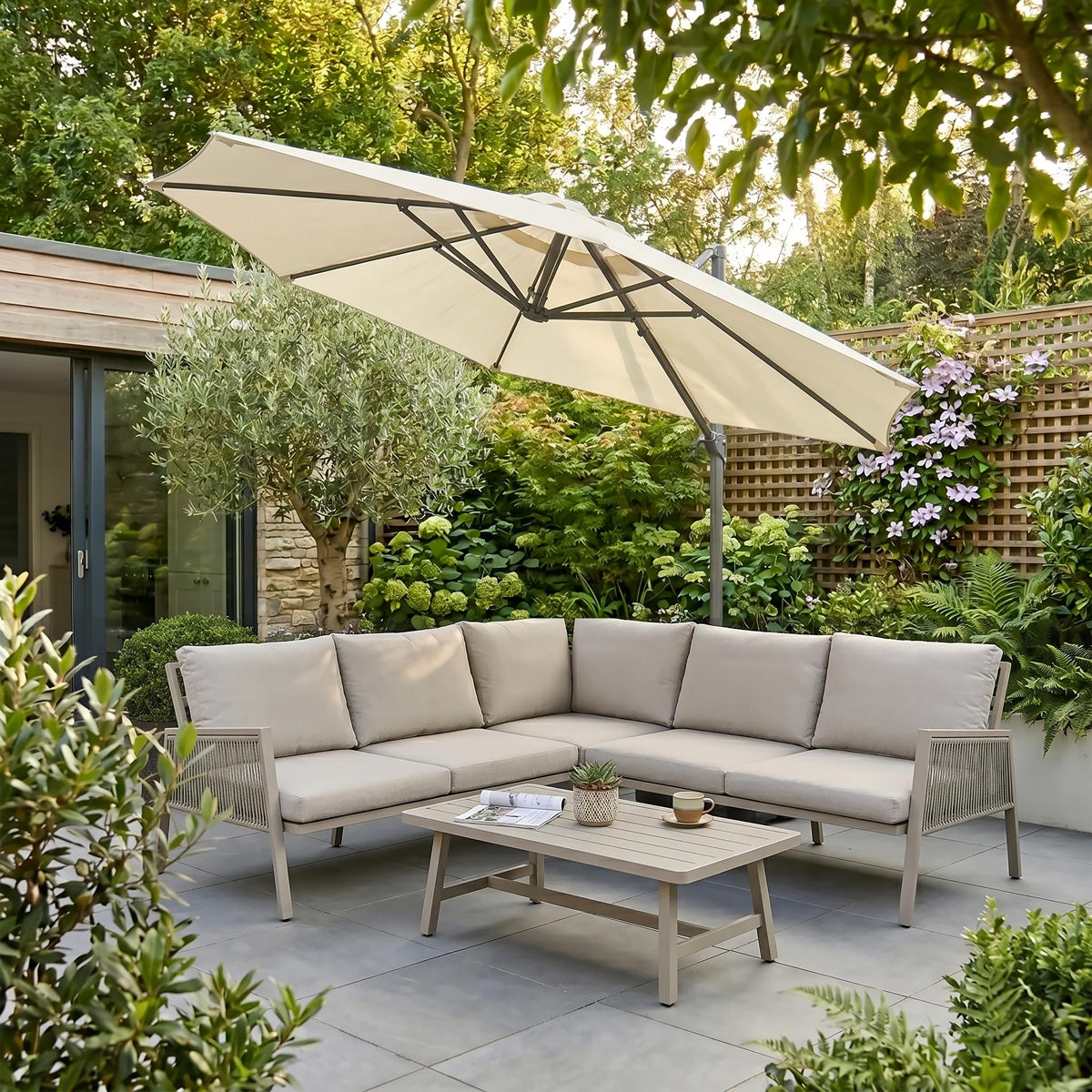Dellonda Cantilever Parasol with 360° Rotation, Tilt & Cover 3m - Cream DG268