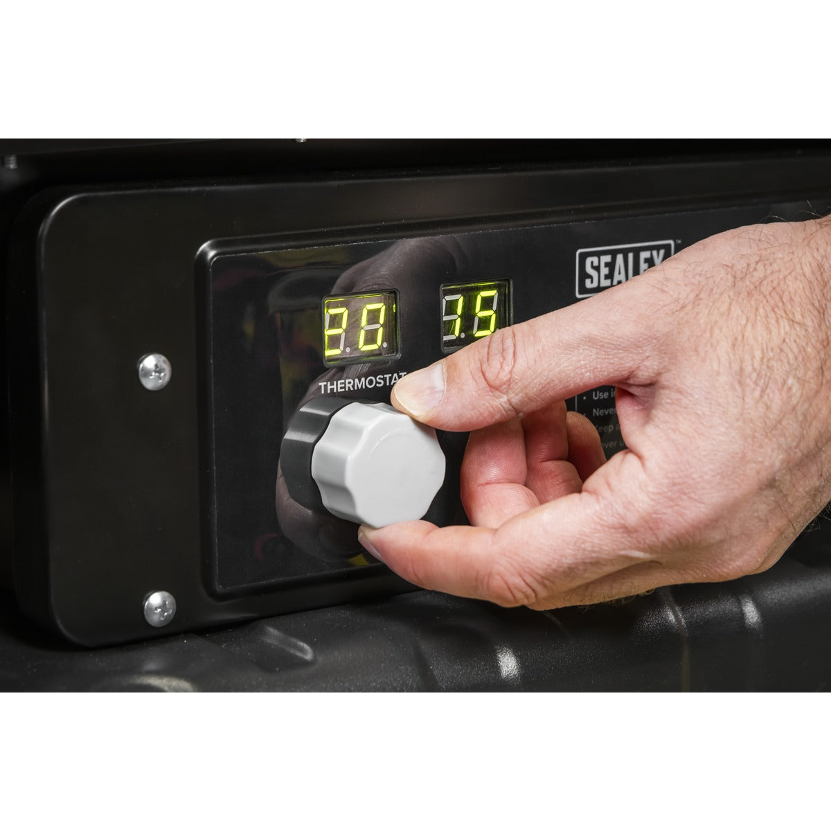 Sealey Dual Voltage Kerosene/Diesel Space Warmer Heater with Wheels 50,000Btu/hr AB500DV