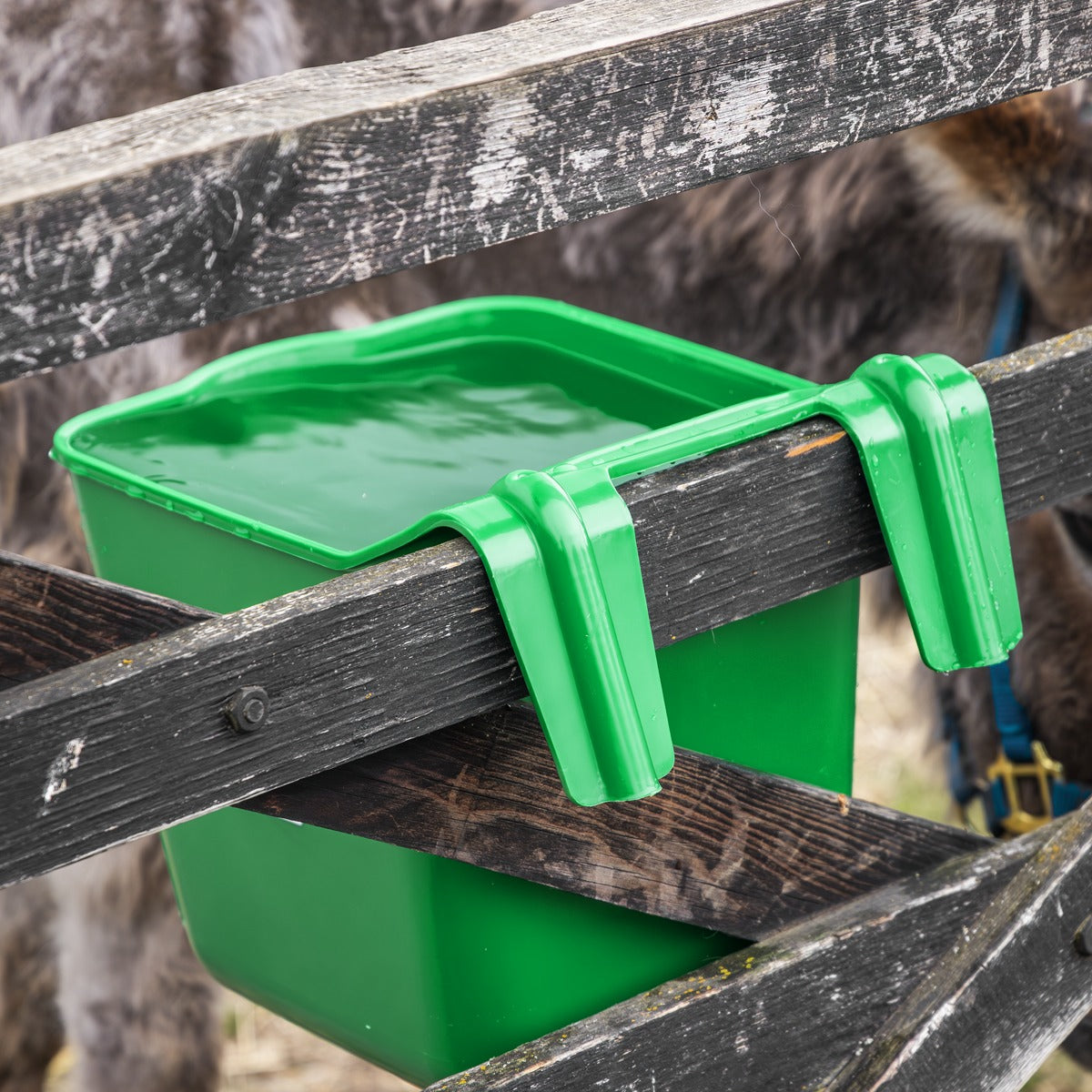 Sealey Hook-Over Feeder 13L AFT06