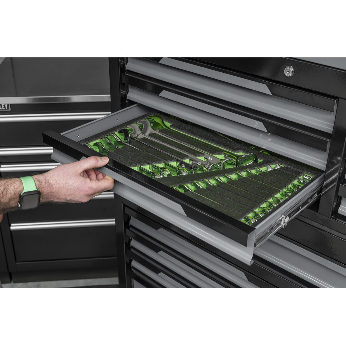 Sealey Superline Pro Topchest & Rollcab Combination 12 Drawer & 1 Door Cupboard - Grey AP1080GR