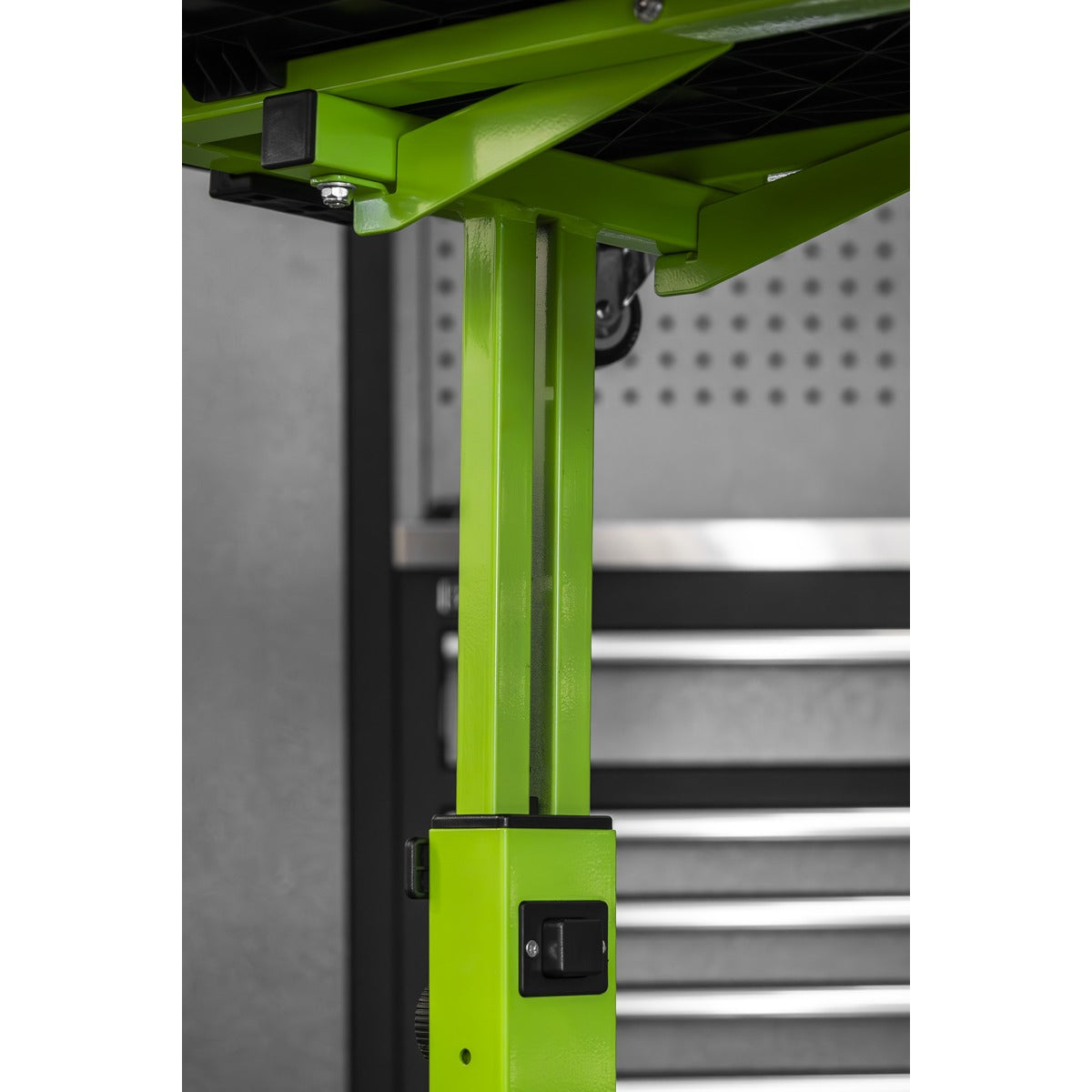 Sealey Adjustable-Height Mobile Workstation with Removable Top Tray AP201