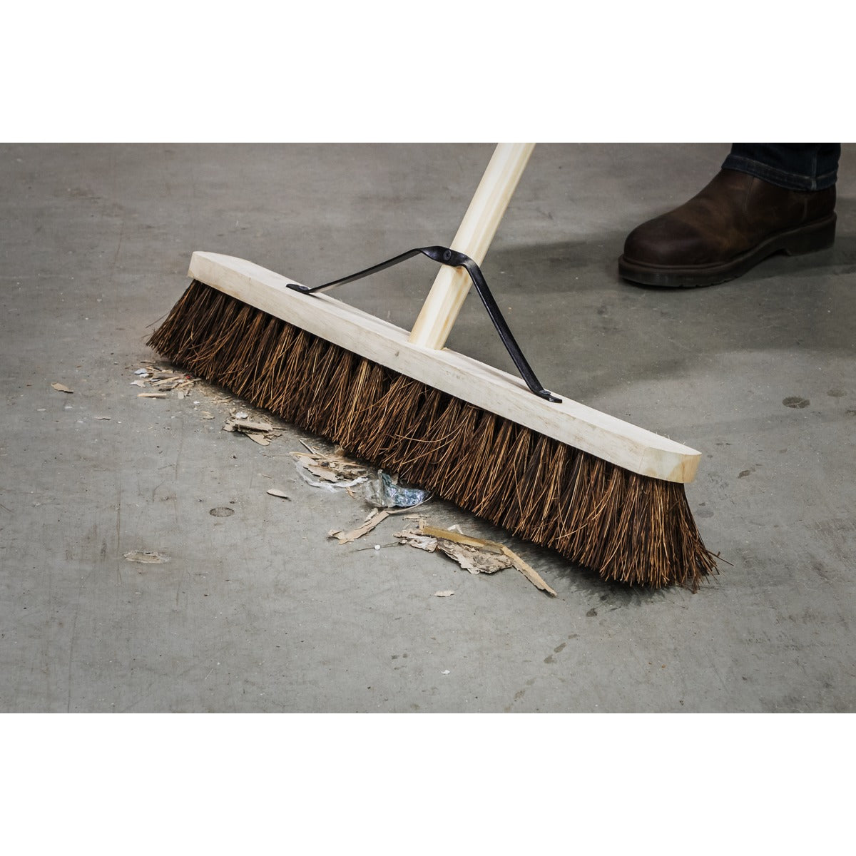 Sealey Stiff/Hard Bristle Broom 24"(600mm) BM24H
