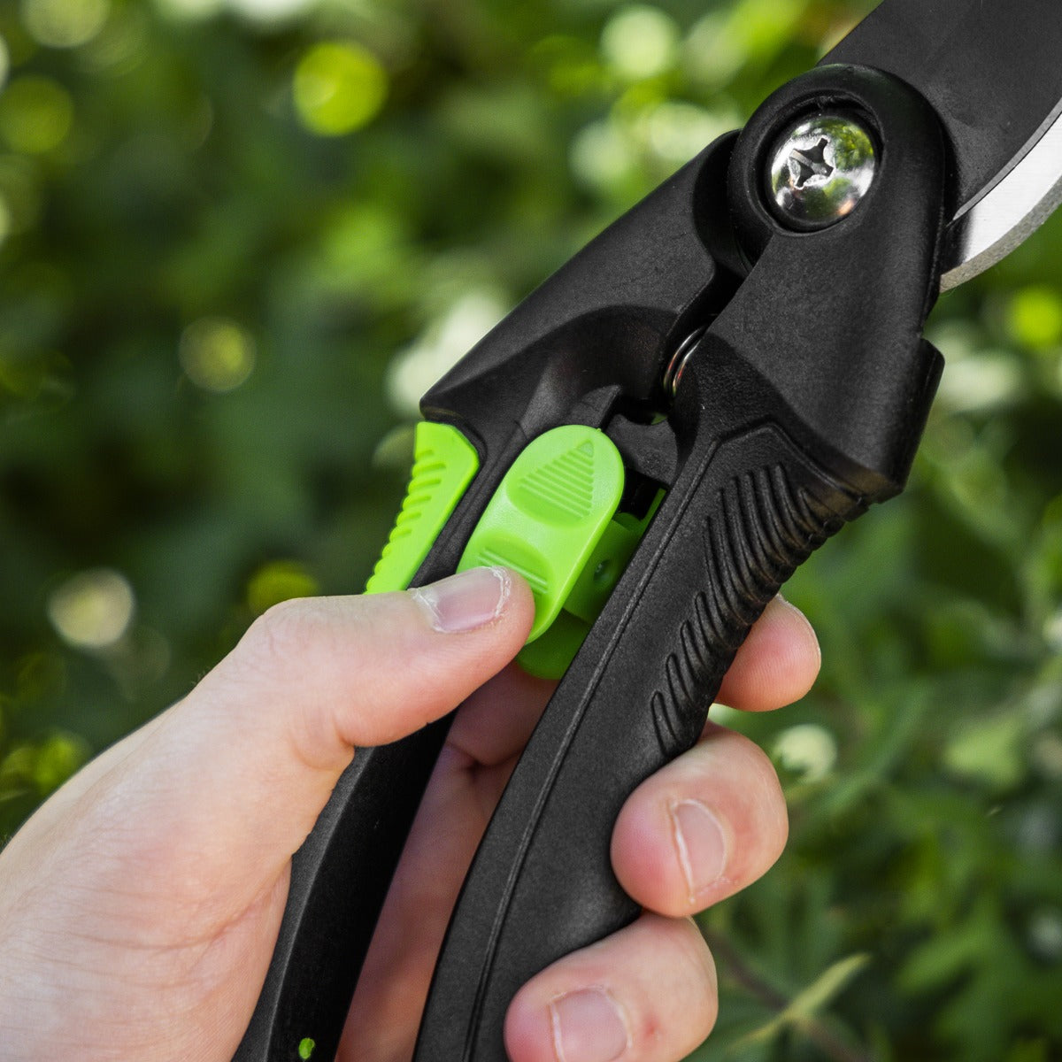 Sealey Bypass Secateurs with Soft Grip Handle, Safety Lock & Carbon Steel Blade, 208mm GTSG001