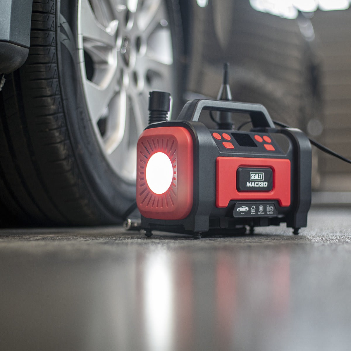 Sealey Tyre Inflator & High-Volume Air Pump 12V/230V AC MAC13D