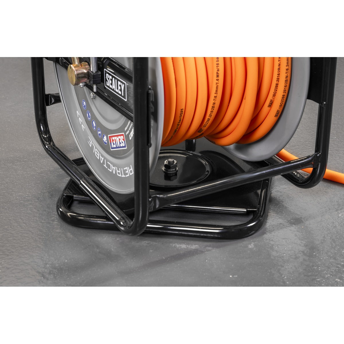 Sealey 30m Swivel Air Hose Reel 6mm ID SA827