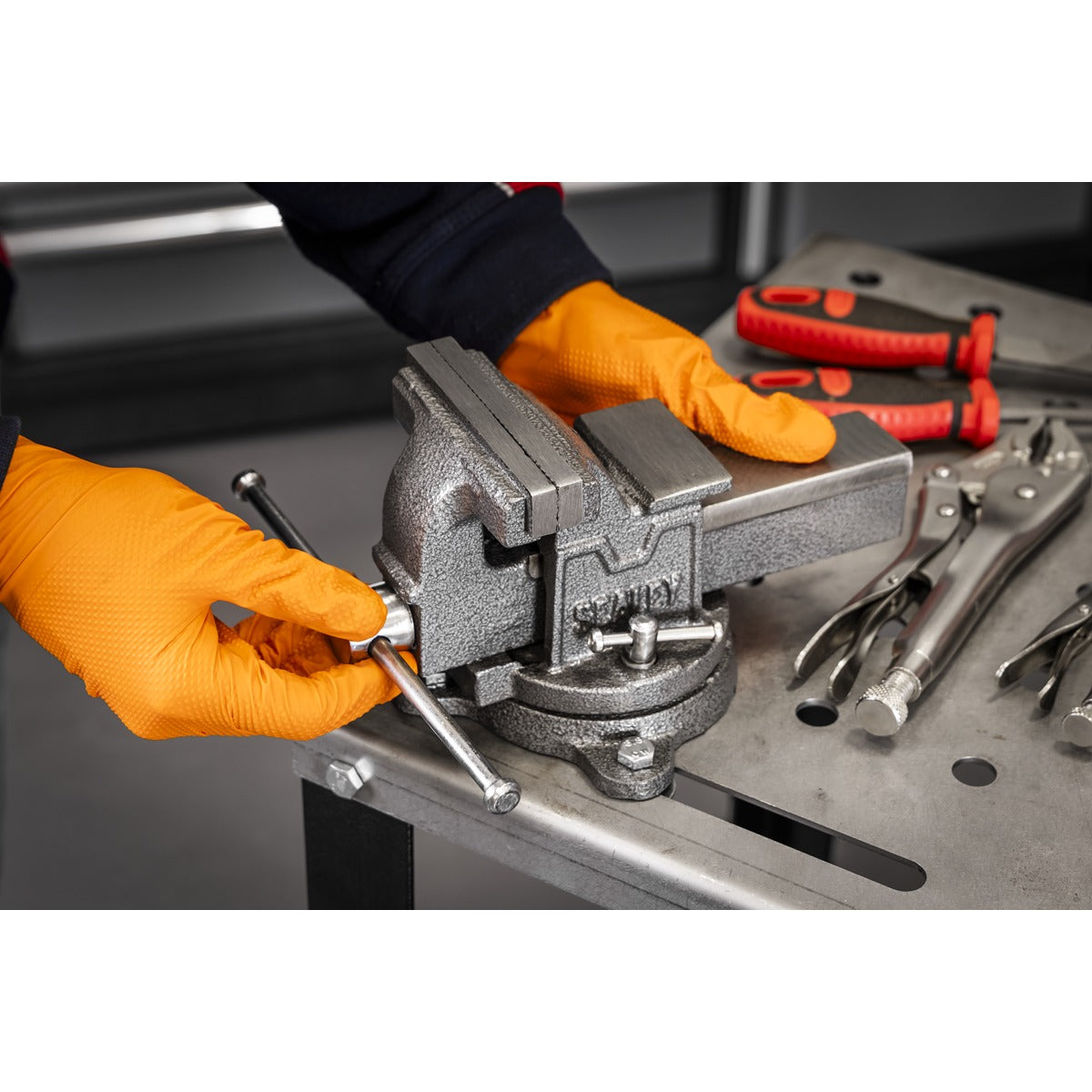 Sealey 100mm SG Iron Vice with Swivel Base SGV100L