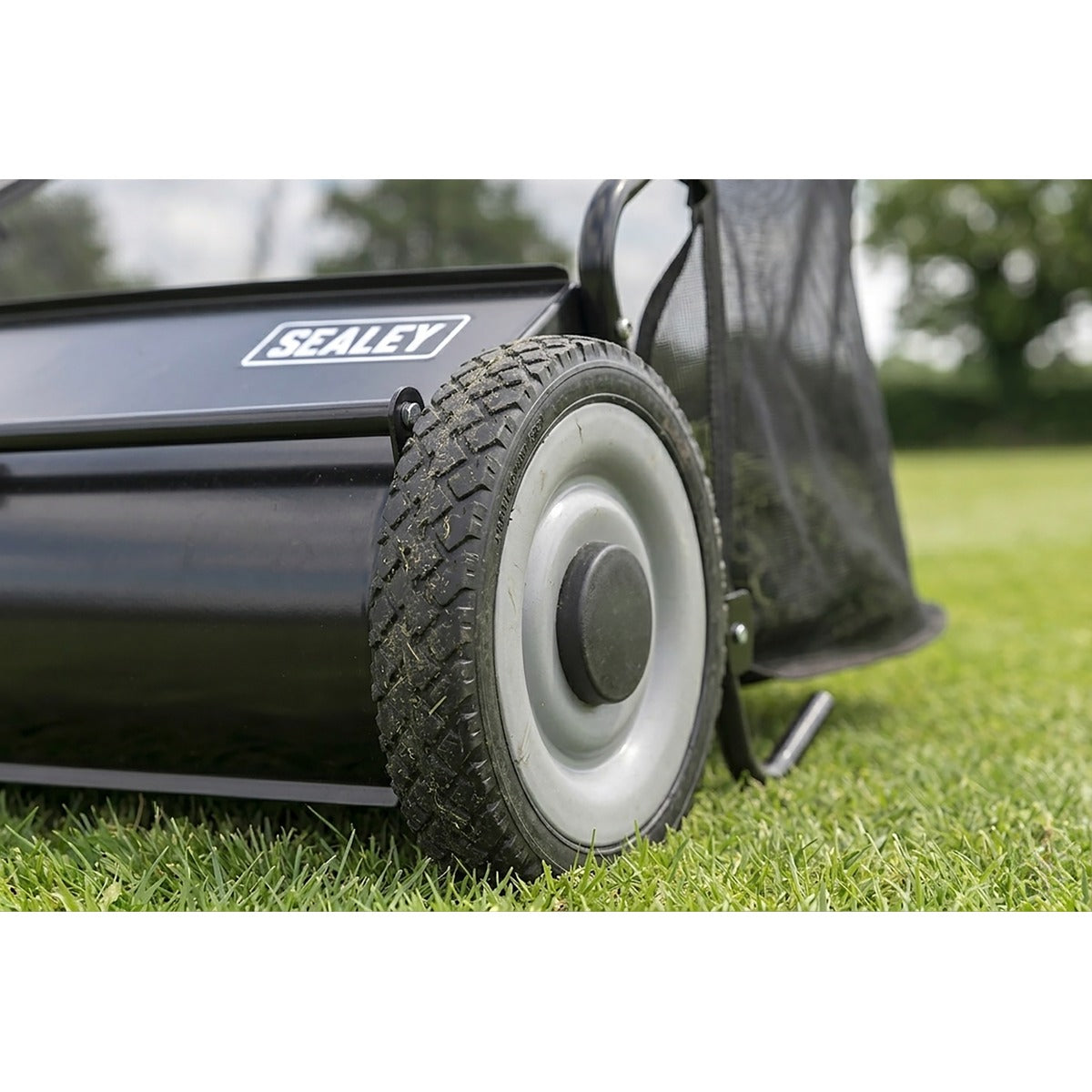 Sealey 26" Walk Behind Garden Sweeper 200L Capacity SLS26