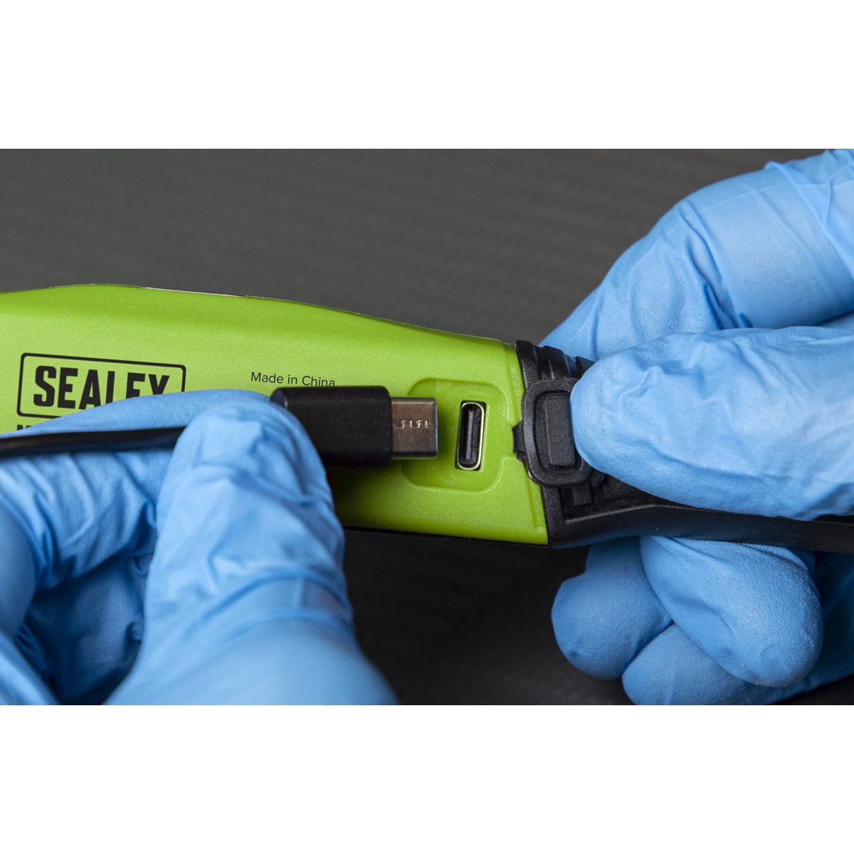 Sealey 2-in-1 Tyre Pressure Gauge & Pen Light TSTPL01