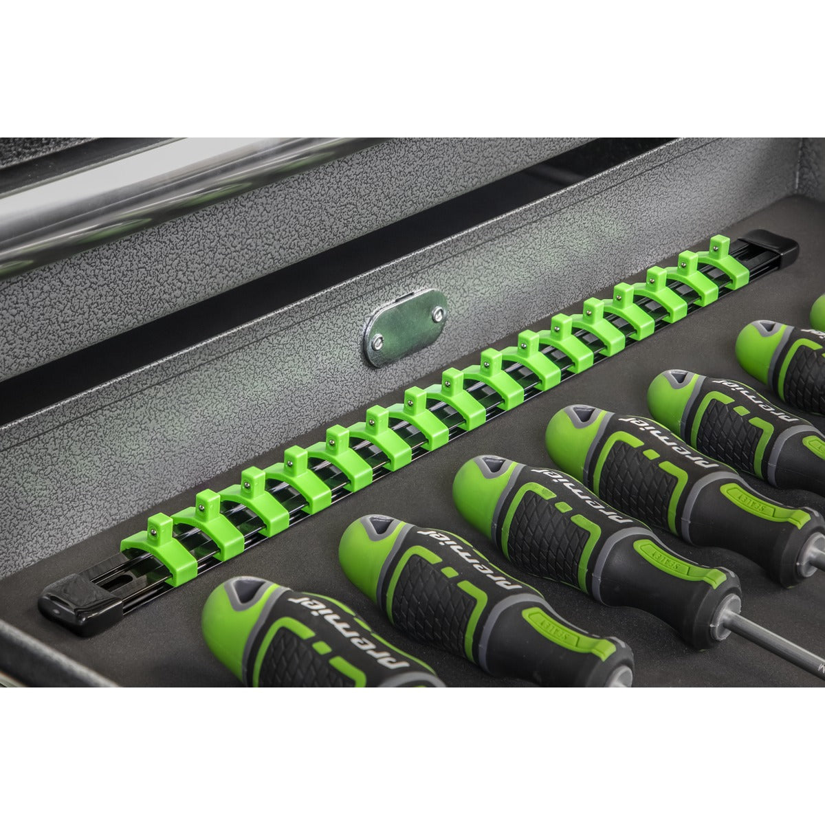 Premier Socket Retaining Rail with 16 Clips 1/4"Sq Drive - Hi-Vis Green AK27052HV