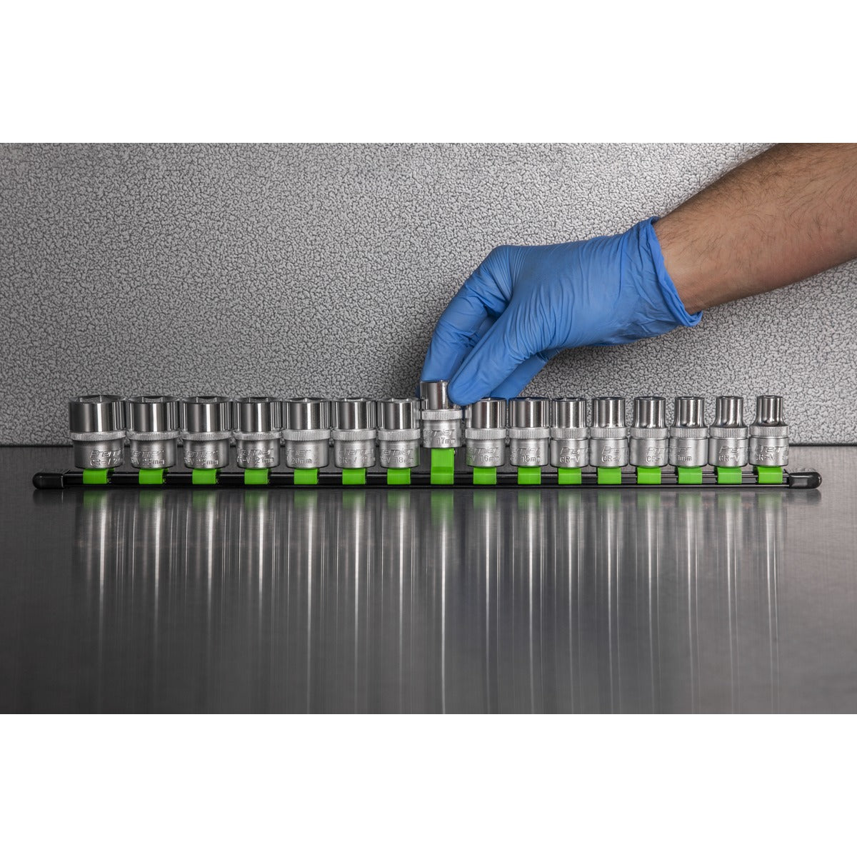 Premier Socket Retaining Rail with 16 Clips 1/2"Sq Drive - Hi-Vis Green AK27054HV
