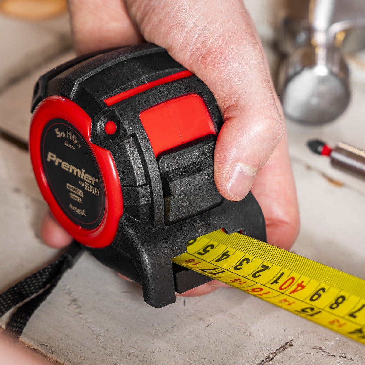 Premier Metric/Imperial Tape Measure Extra-Wide Blade 5m(16ft) x 32mm AK9850