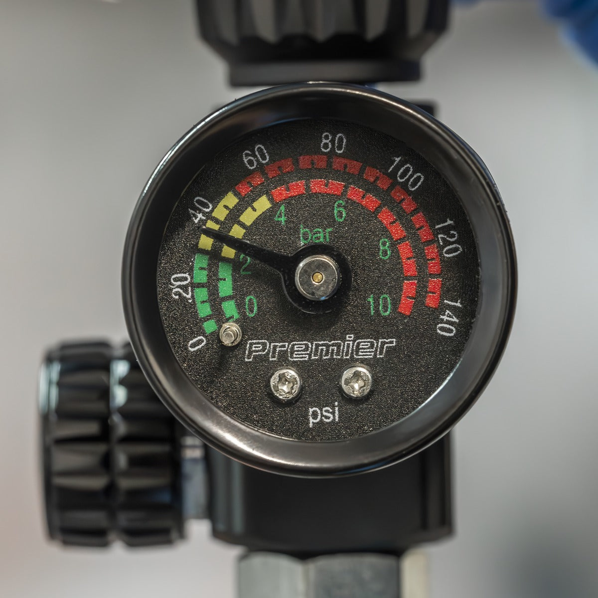 Premier On-Gun Air Pressure Regulator/Gauge with Glass Lens AR02