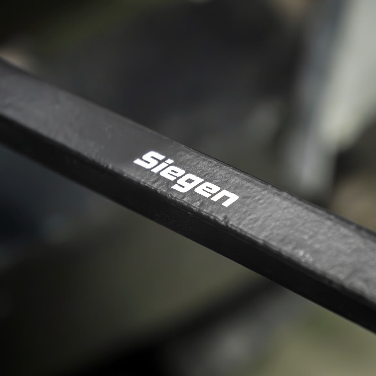 Siegen Heavy-Duty 25° Pry Bar with Hammer Cap 900mm S01154