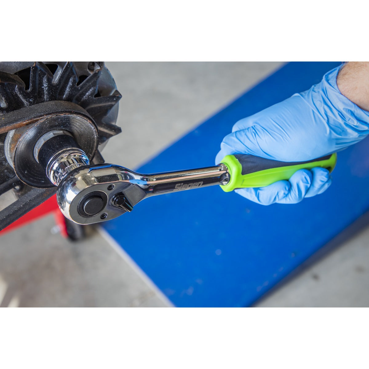 Siegen Pear-Head Ratchet Wrench with Flip Reverse 1/2"Sq Drive S01202