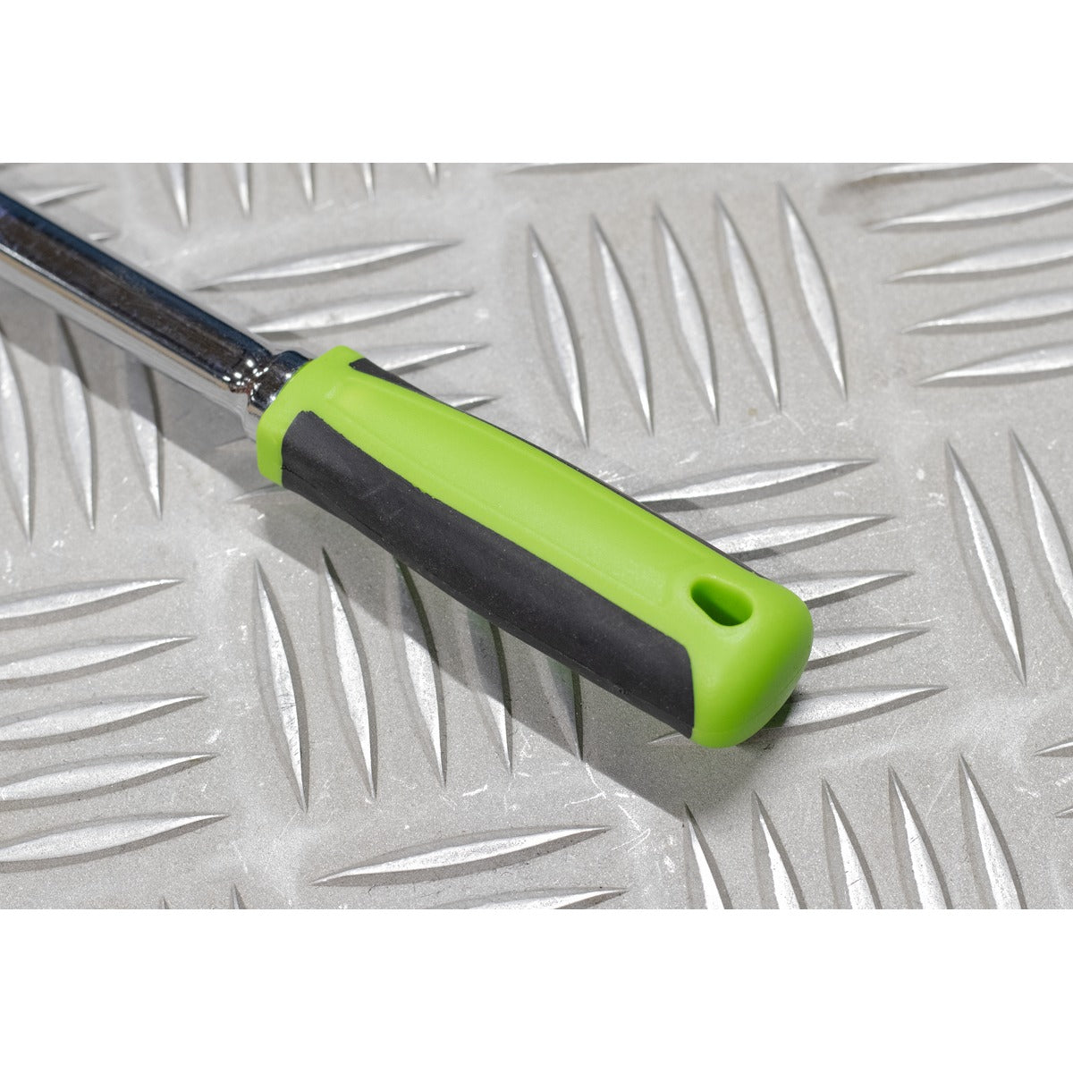 Siegen Extra-Long Ratchet Wrench with Flip Reverse 1/4"Sq Drive S01256