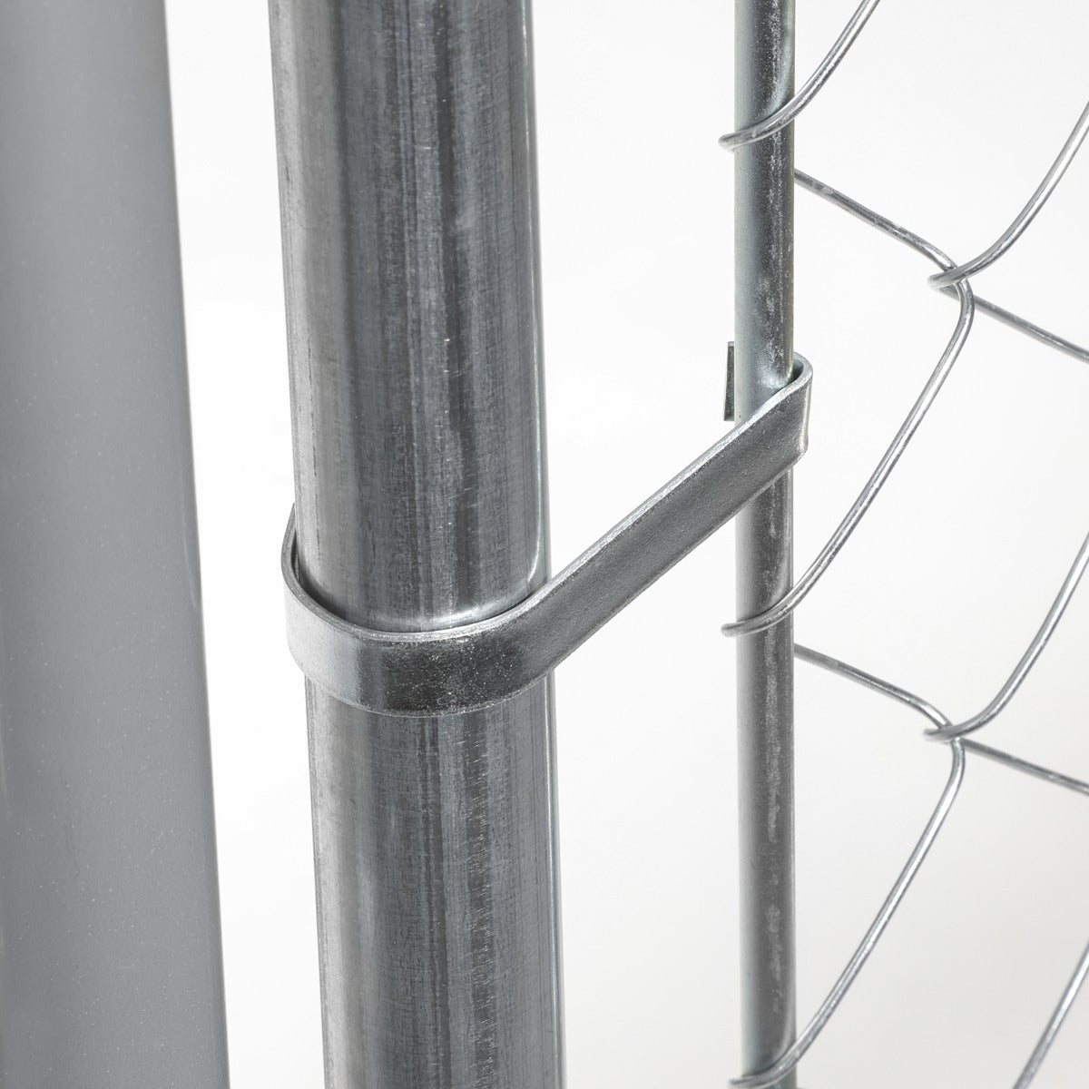 Dellonda Galvanised Steel Dog Kennel with Roof Cover & Chain Link Fencing DG281