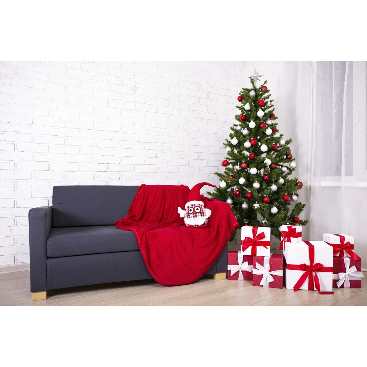 Dellonda Artificial Hinged Christmas Tree 6ft(180cm) DH45