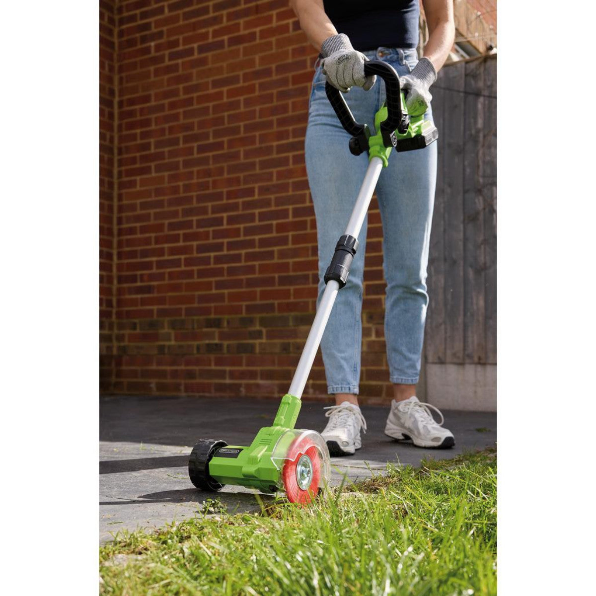Draper 18V Weed Remover, 1 x 2.0Ah Battery, 1 x Charger 31866