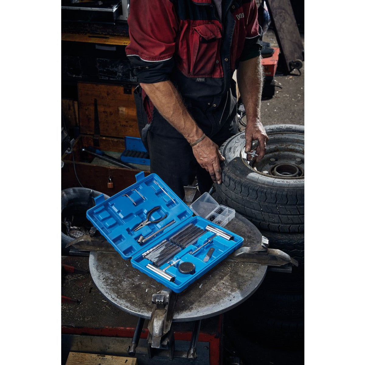 Draper Tyre Puncture Repair Kit for Tubeless Off Road Vehicles (65 Piece) 04139