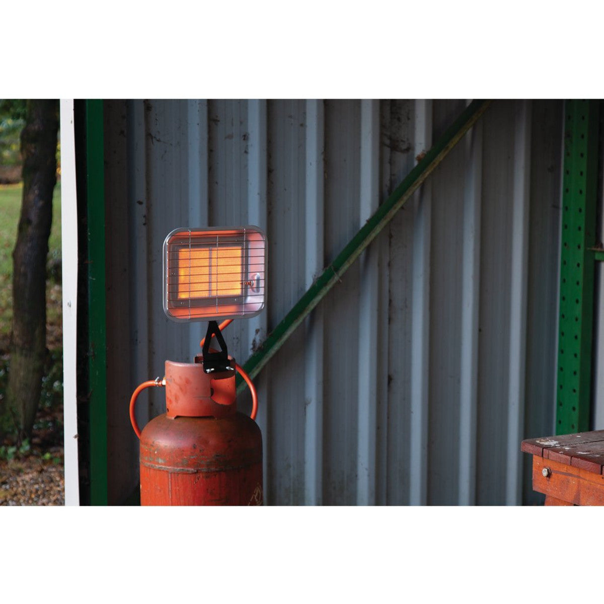 Draper Bottle-Mounted Propane Space Heater, 15,354 BTU/4.5kW 07866