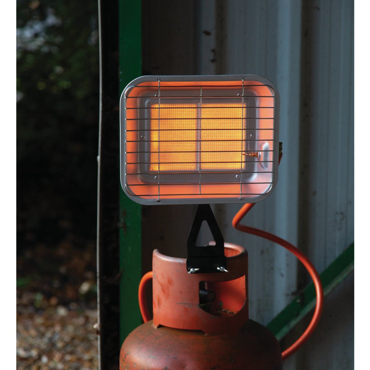 Draper Bottle-Mounted Propane Space Heater, 15,354 BTU/4.5kW 07866