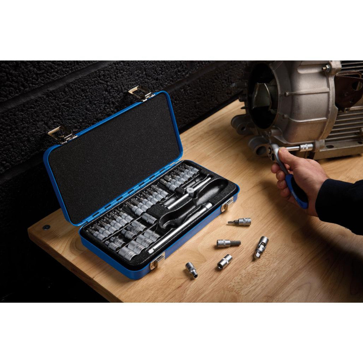 Draper Metric Socket Set in Metal Case, 1/4" Sq. Dr. (38 Piece) 16366