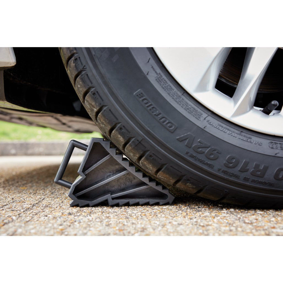 Draper Plastic Wheel Chocks, 2 Tonne (Pair) 20212