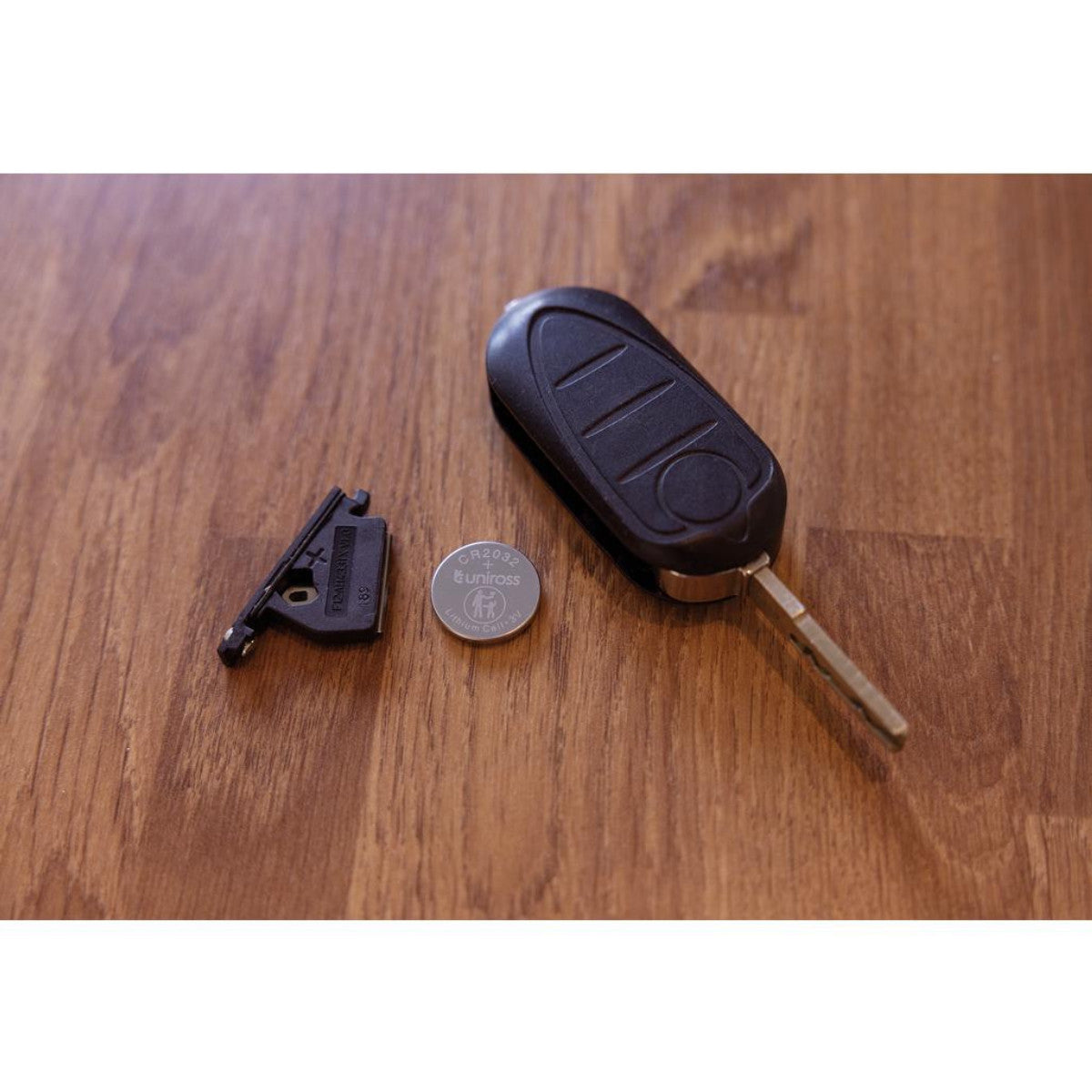 Uniross Lithium Coin Cell CR2032 Battery 21595